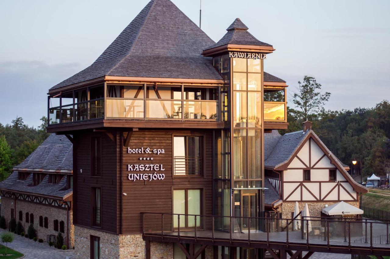Hotel & Spa **** Kasztel Uniejow Exterior photo