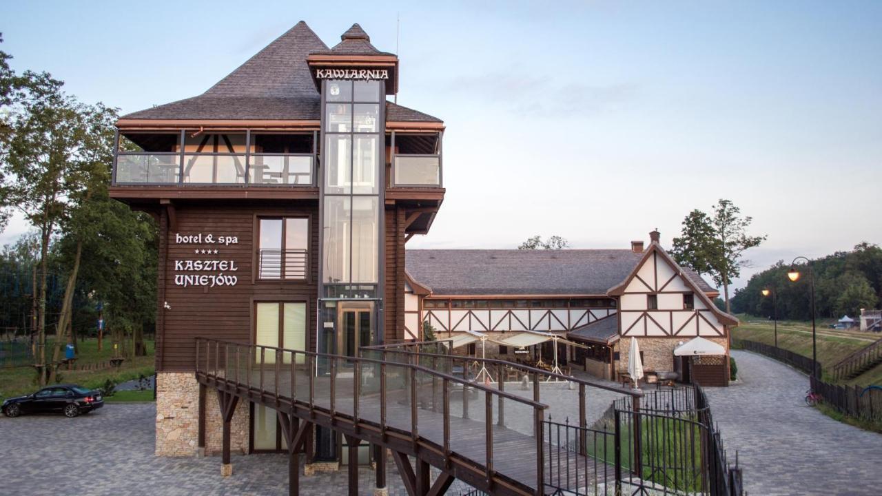 Hotel & Spa **** Kasztel Uniejow Exterior photo